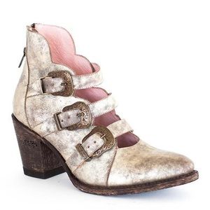 Miss Macie boots 8.5